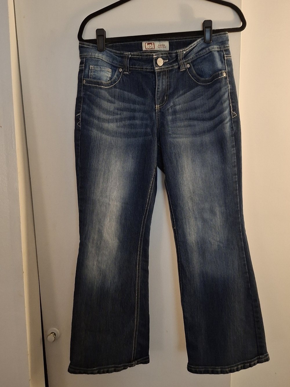l.e.i. Sophia Hipster Women’s Mid Wash Bootcut Jeans - Blue